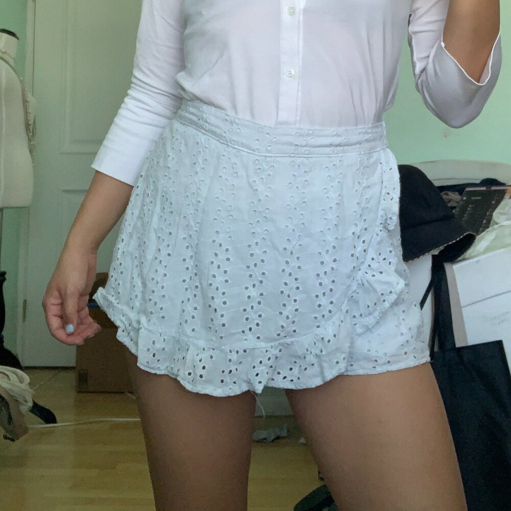 Hollister White Lace Eyelet Skort